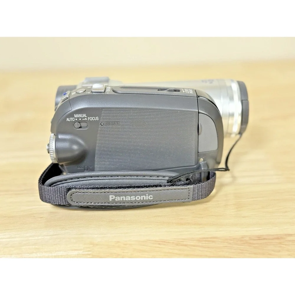 Panasonic PV-GS83 Mini DV 32X Camcorder w/ Accessories - TESTED WORKS - SEE VID